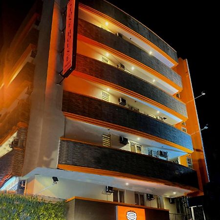 Stone House Hotel Pasay Exterior foto