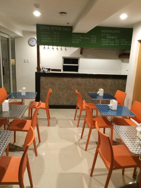 Stone House Hotel Pasay Exterior foto