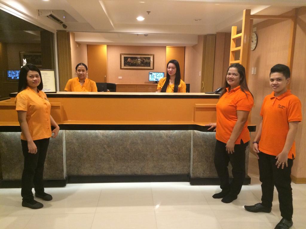 Stone House Hotel Pasay Exterior foto